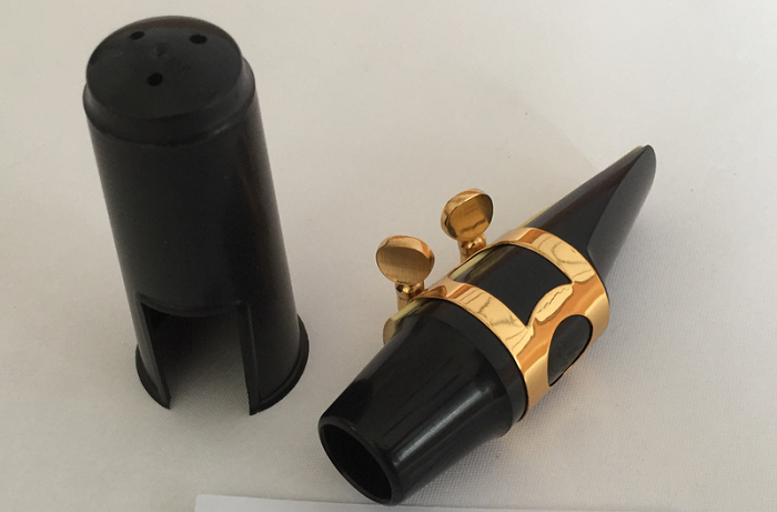 Alto saxophone mouthpiece